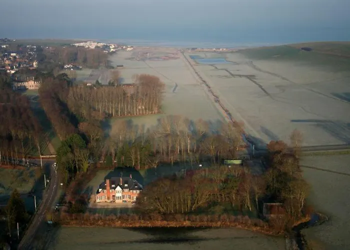 Le Chez Qui J'habite Apartment *